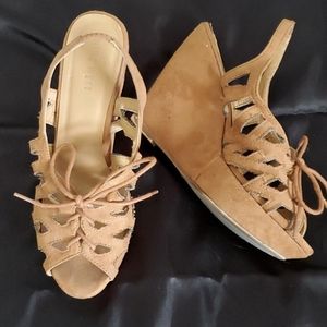 Nine West Wedge Sandals Size 6